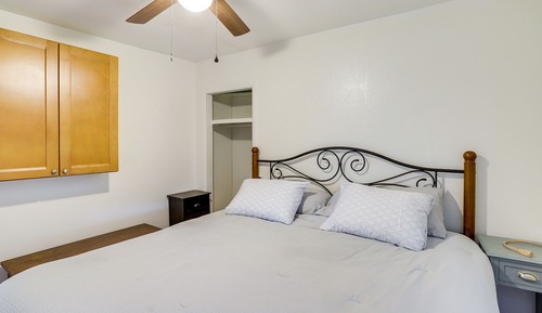 House (2 Bedrooms)