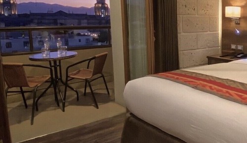 Deluxe Room, 1 King Bed, Balcony, City View