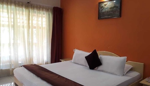 Deluxe Double Room, 1 King Bed, Garden View