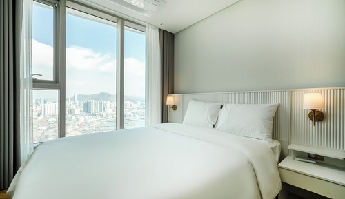 Executive Suite Marina