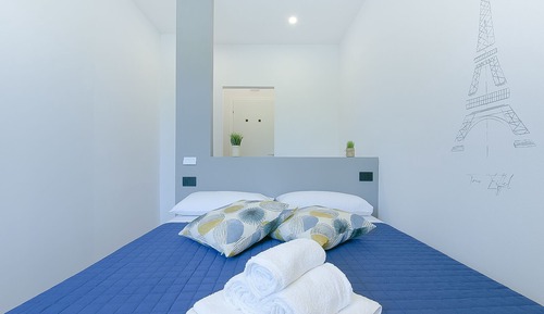 City Room, 1 Queen Bed