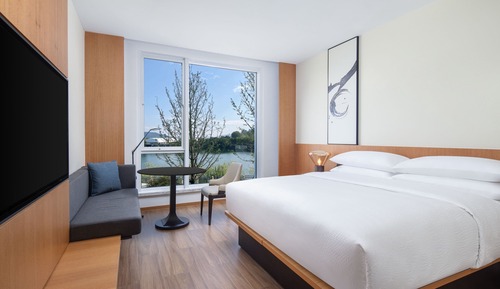 Room, 1 King Bed, Garden View