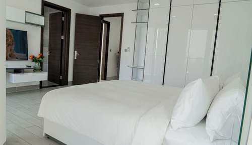 3-Bedroom Duplex Apartment City View