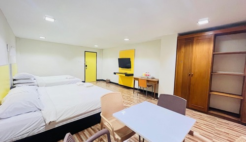Royal Studio Suite, 2 Queen Beds