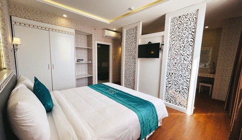Deluxe Suite