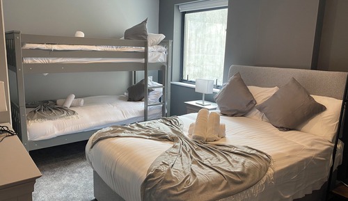 Family Room, 1 Bedroom