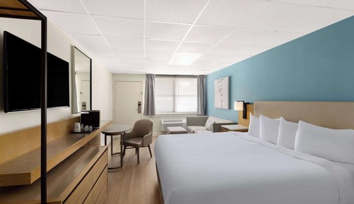 Deluxe Room, 1 King Bed with Sofa bed, Non Smoking