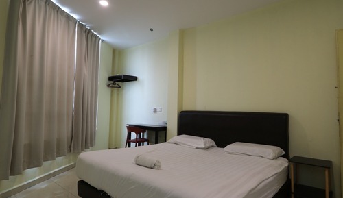Standard Room, 1 Queen Bed