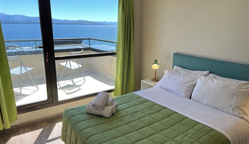 Superior Duplex, Lake View