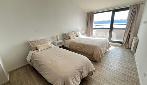 Premium Duplex, Lake View