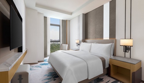 Club Suite, 1 King Bed, City View