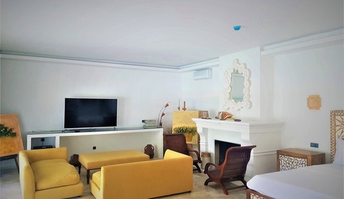 Grand Room, Pool View