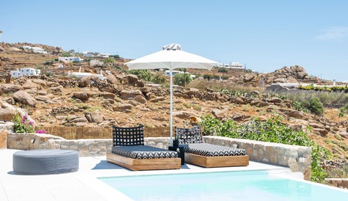 Two Bedroom Villa with Private Pool and Hot Tub Jacuzzi