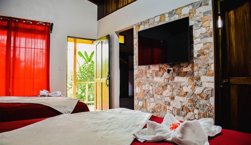 Panoramic cabin, mountain view Tucan Room
