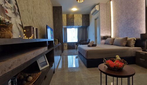Premium Studio, 1 King Bed, Bathtub, City View