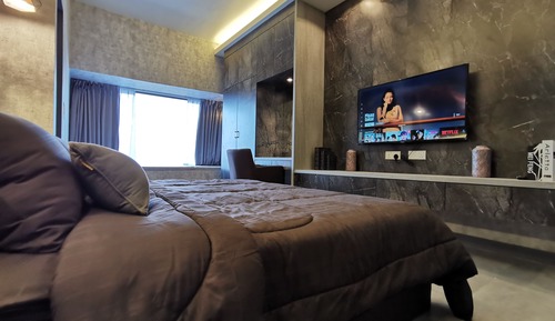 Premium Studio, 1 King Bed, Bathtub, City View