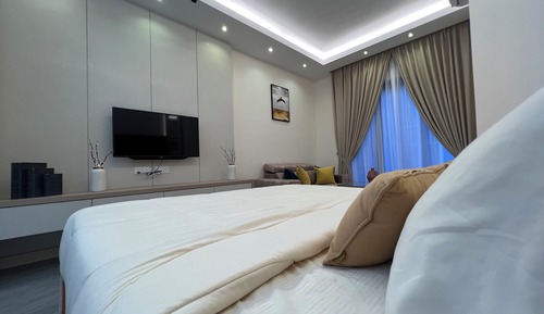 Superior Studio, 1 King Bed, Bathtub