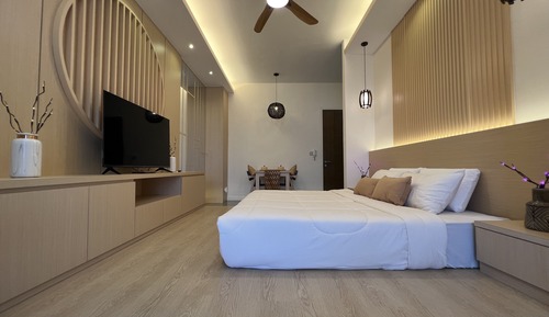 Premium Studio, 1 King Bed, Bathtub, City View