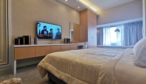 Superior Studio, 1 Queen Bed, Bathtub, City View