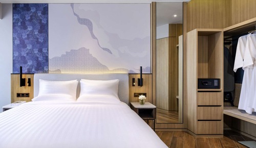 Superior Room, 1 King Bed and Sofa