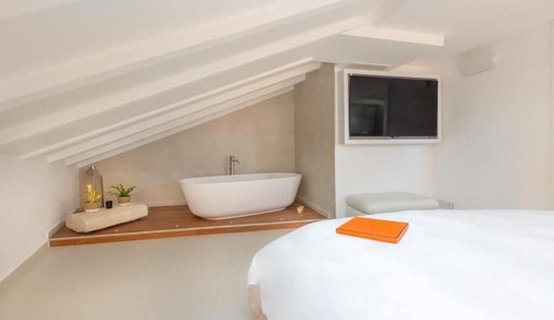 Panoramic Penthouse