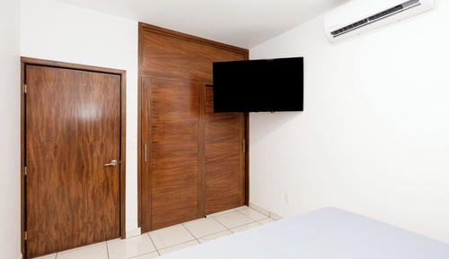 Standard Suite, Mixed Dorm