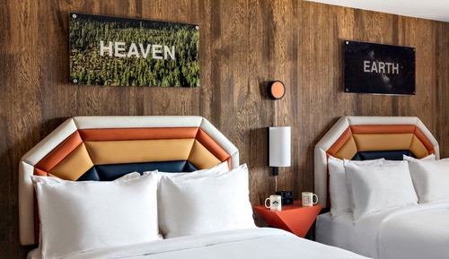 Large 1st Floor 2 Queen Beds