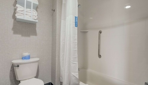 Room, 1 King Bed, Accessible, Bathtub