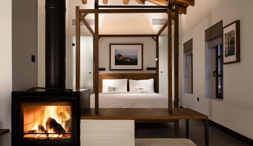Junior Suite with Fireplace - Mountain & Sea View