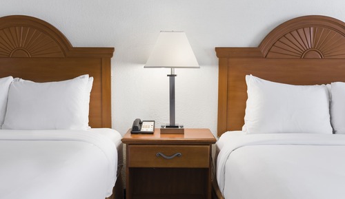 Standard Double Queen Room