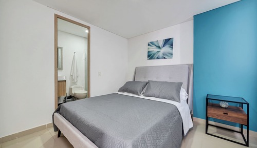 Apartment (2403)