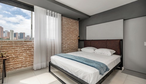 Apartment (2101)