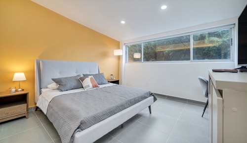 Apartment (703)