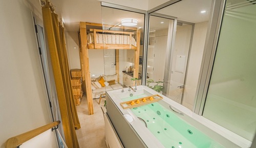 Luxury Suite