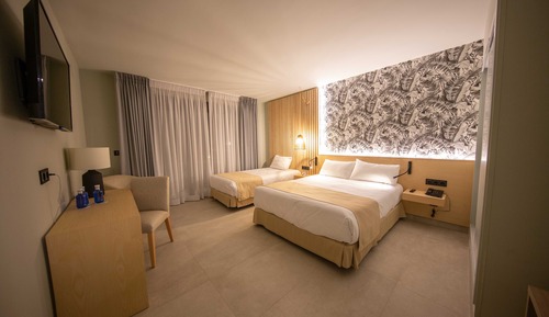 Triple Room