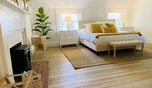 Deluxe Room, 1 King Bed, Hill View
