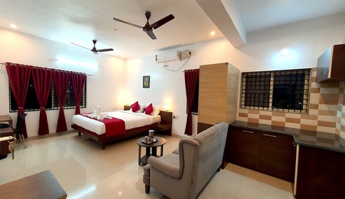 Premium Suite, 1 King Bed, City View