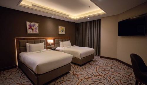 Executive Suite, 2 Twin Beds