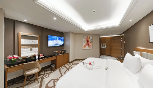 Senior Suite, 1 King Bed