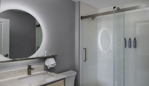 Studio, 2 Queen Beds (Hearing Accessible)