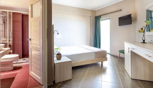 Double or Twin Room, Partial Sea View