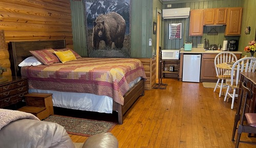 The Mountain Lodge Room - Rm #3