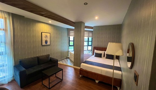 Deluxe Studio Suite