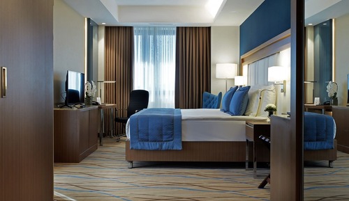 Superior Double Room, City View
