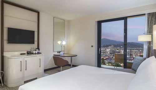 Executive Room, 1 King Bed, Business Lounge Access