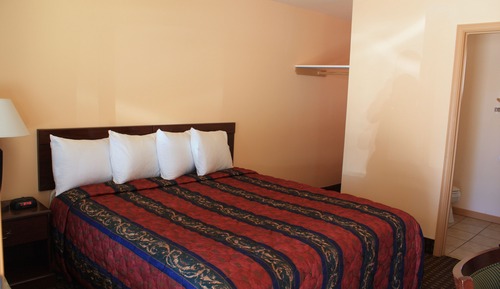 Standard Room, 1 Queen Bed