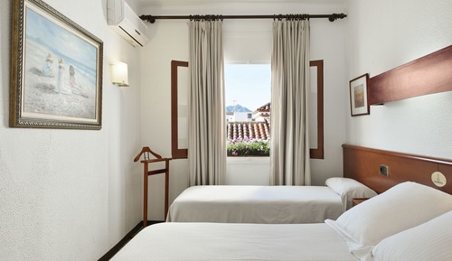 Economy Triple Room