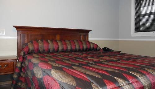 Basic Room, 1 Queen Bed, Non Smoking