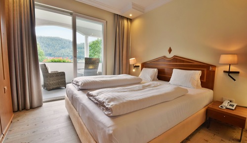 Suite, 2 Bedrooms, Balcony, Lake View