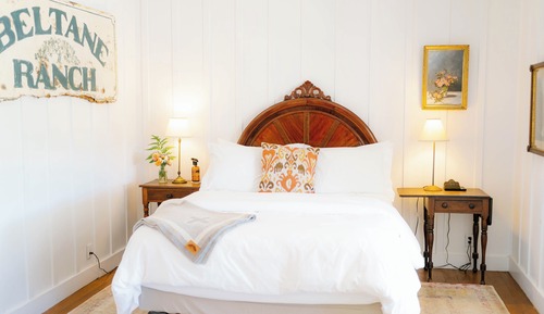 Panoramic Room, 1 Queen Bed, Balcony, Valley View